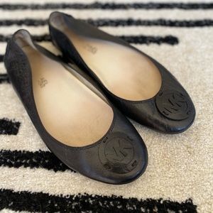 Michael Kors leather logo black ballet flats size 7.5